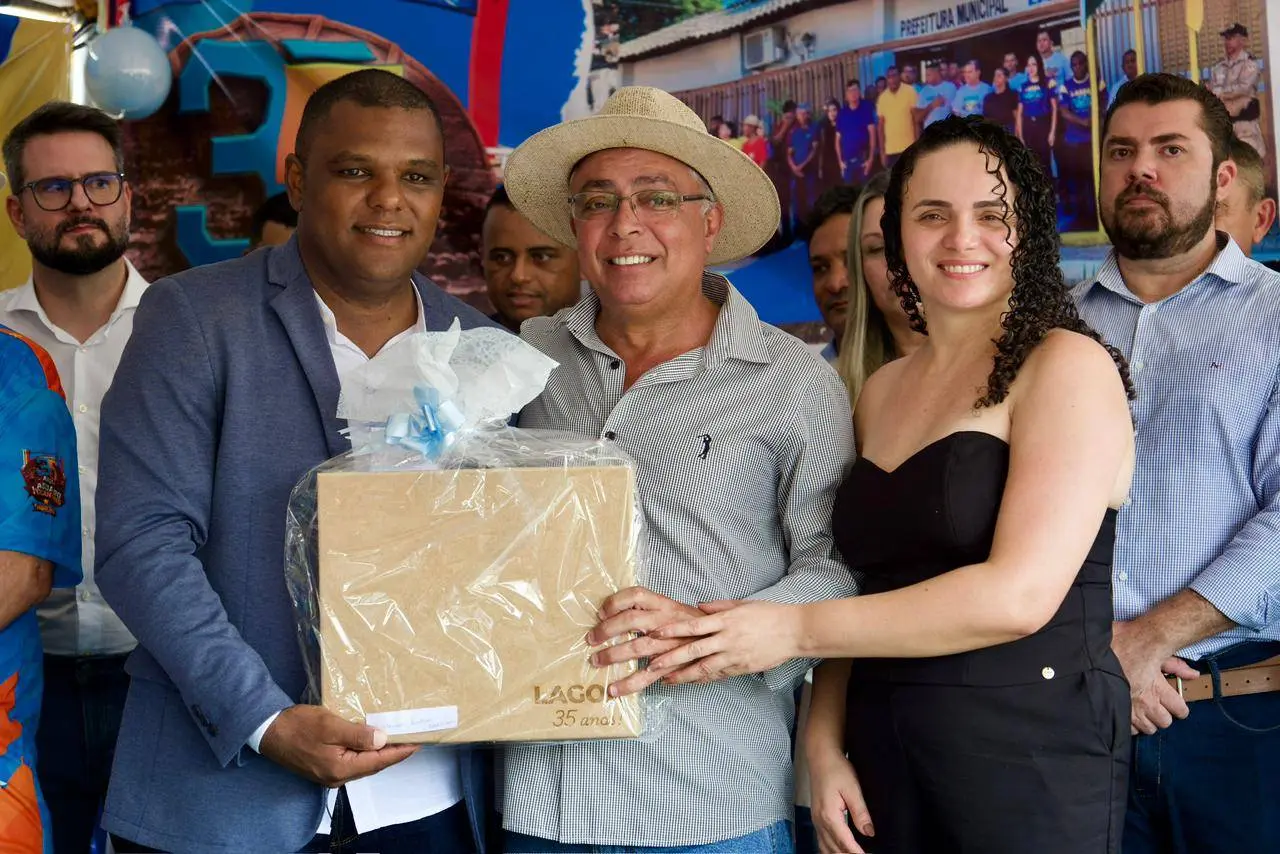 Prefeito Deusimar representa Aparecida no aniversário de Lagoa do TO