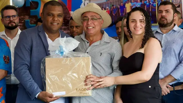 Prefeito Deusimar representa Aparecida no aniversário de Lagoa do TO
