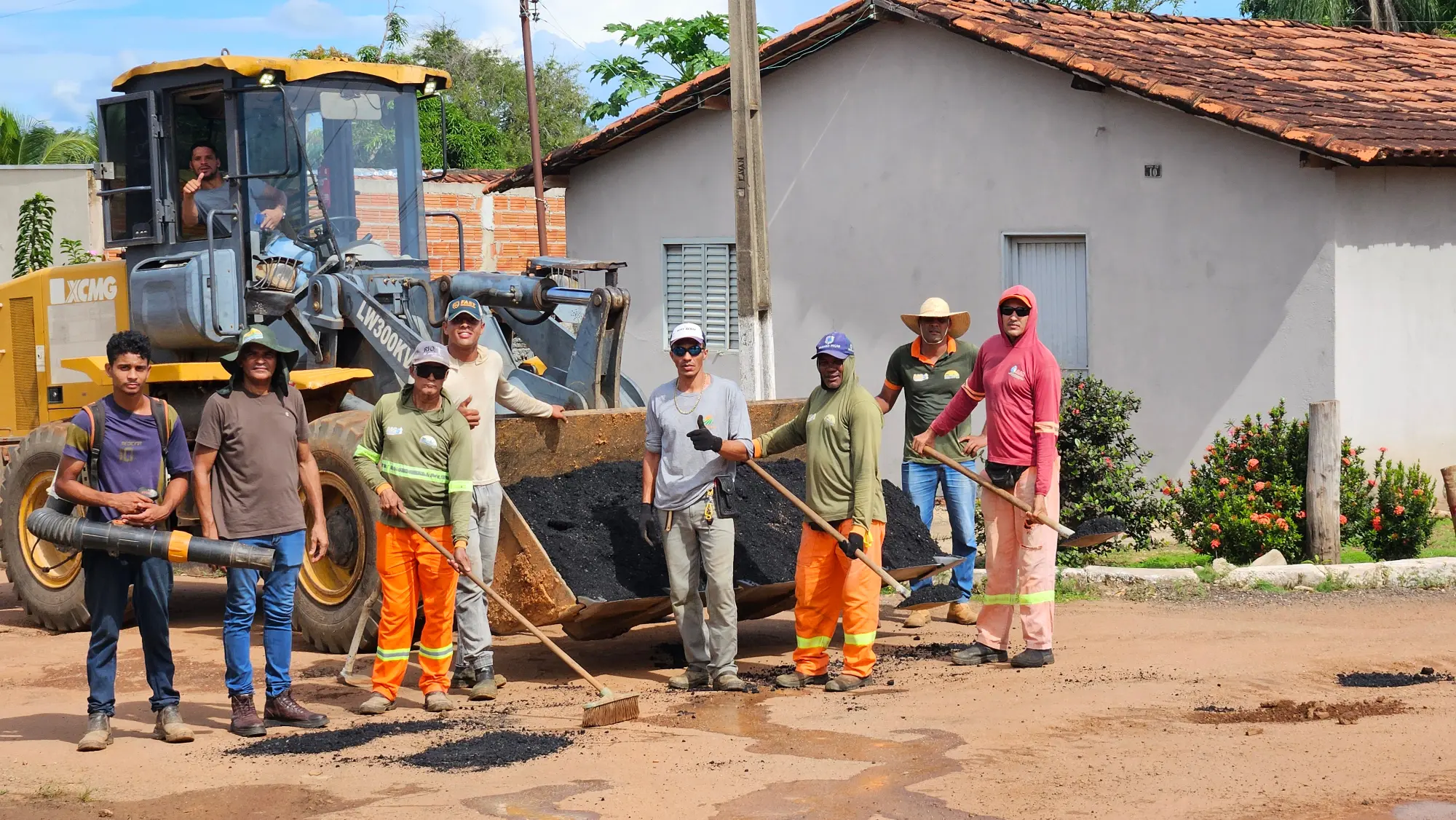 Ruas e avenidas mais seguras com operação tapa-buracos