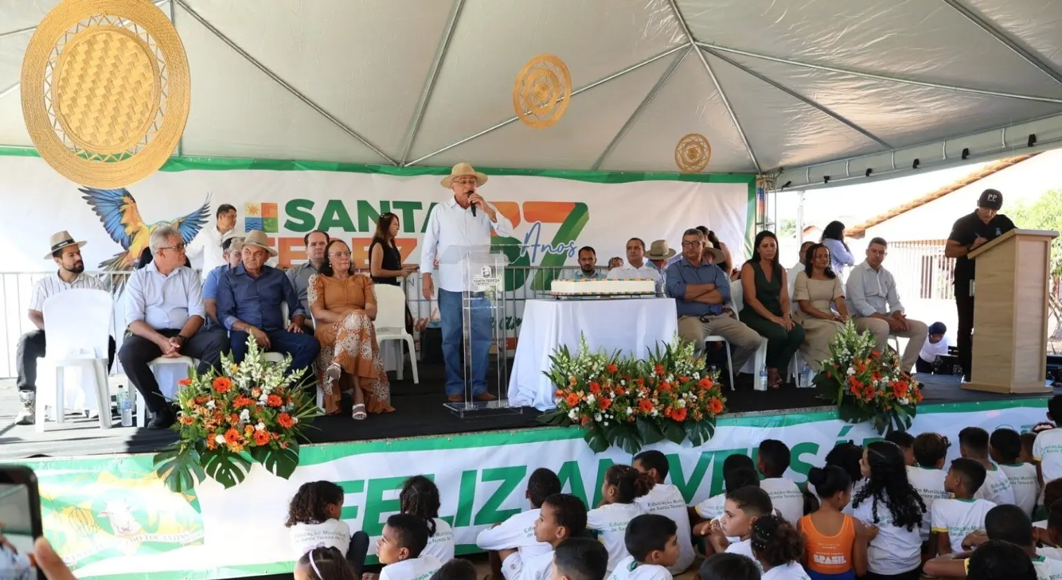 Prefeito Deusimar Amorim participa de celebrações e representa gestores regionais no aniversário de Santa Tereza do Tocantins