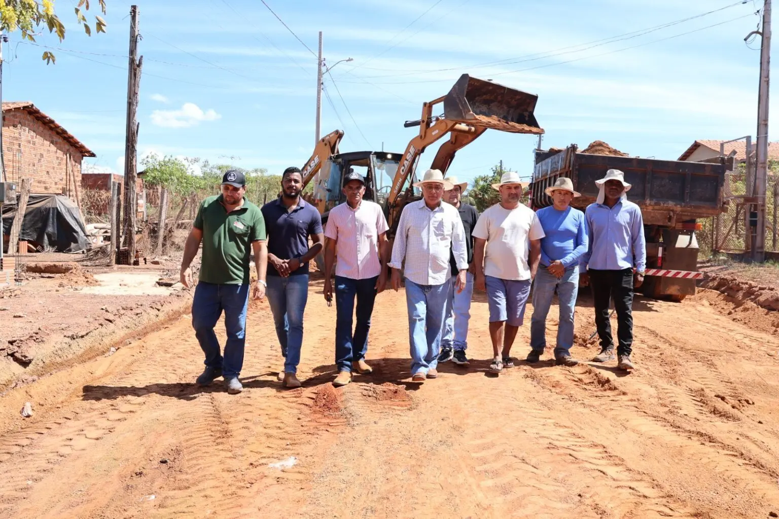 APARECIDA: Prefeitura inicia pavimentação asfáltica que vai beneficiar quatro setores da cidade